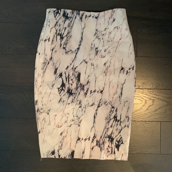 Marble like pencil white skirt - Picture 11 of 13